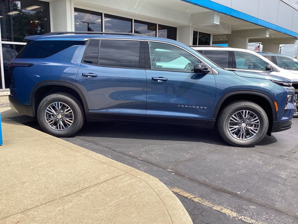 2026 Chevrolet Traverse photo 3