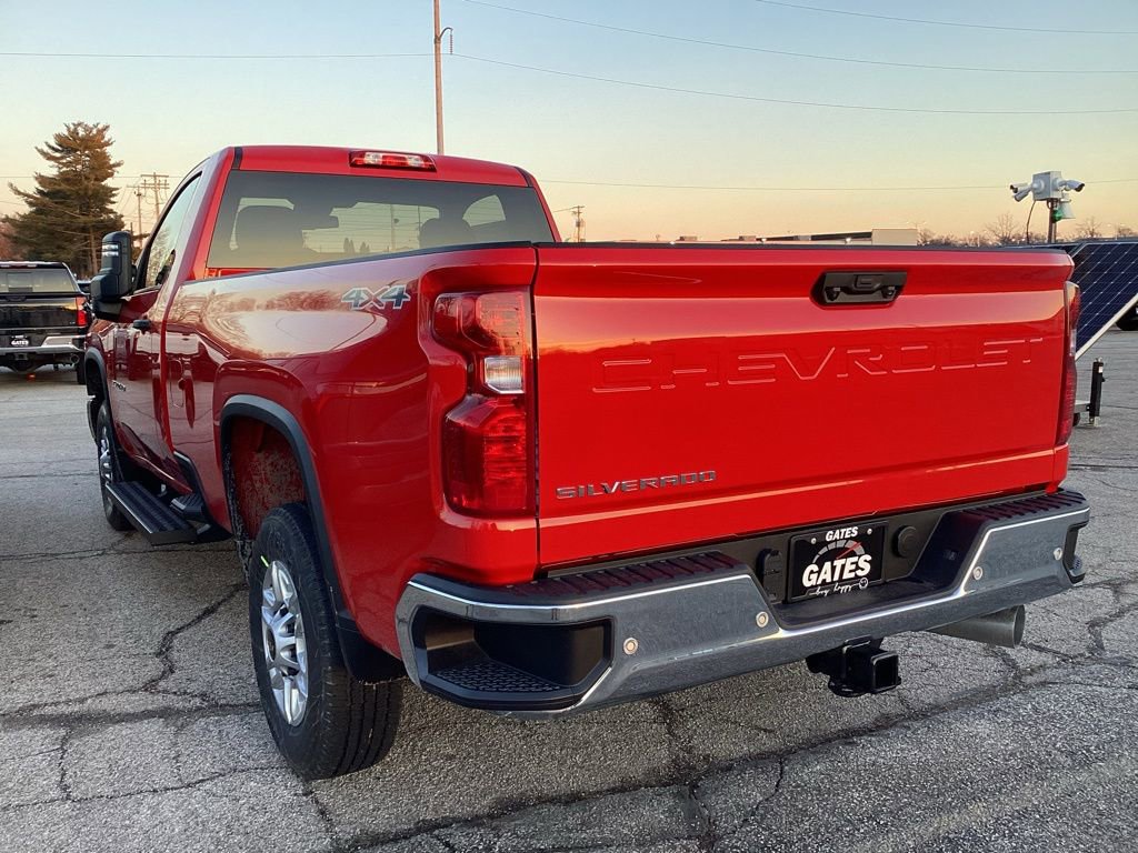 2025 Chevrolet Silverado 2500HD Work Truck photo 3
