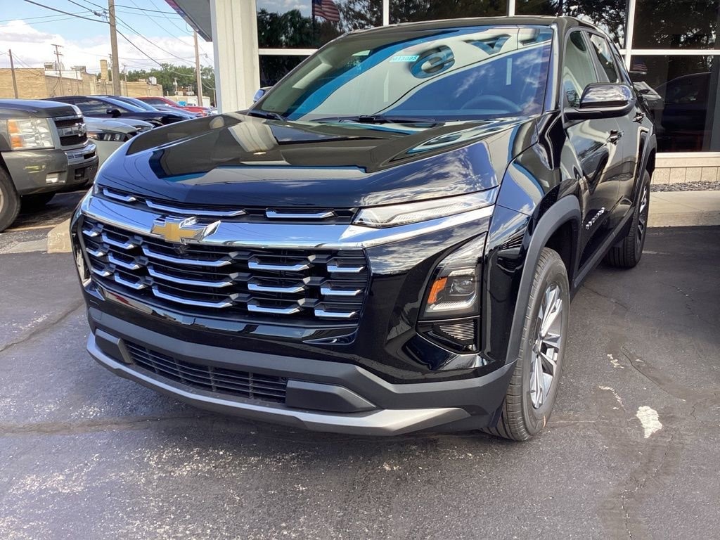 2026 Chevrolet Equinox LT photo 2