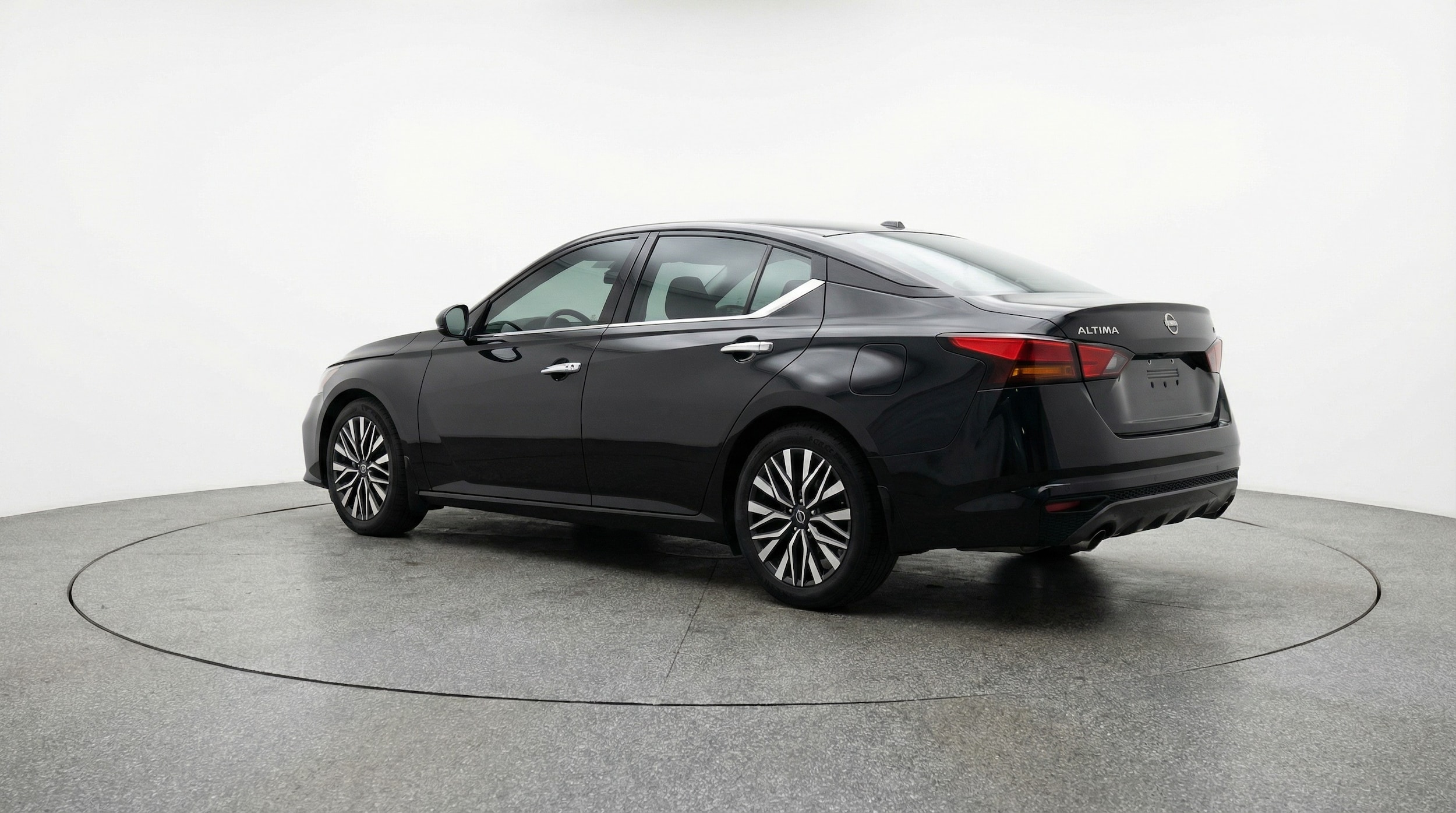 Thumbnail: 2025 Nissan Altima - 5