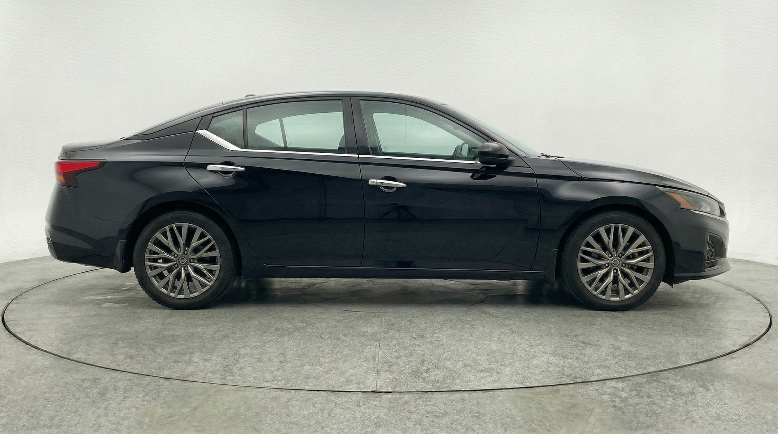 Thumbnail: 2025 Nissan Altima - 8