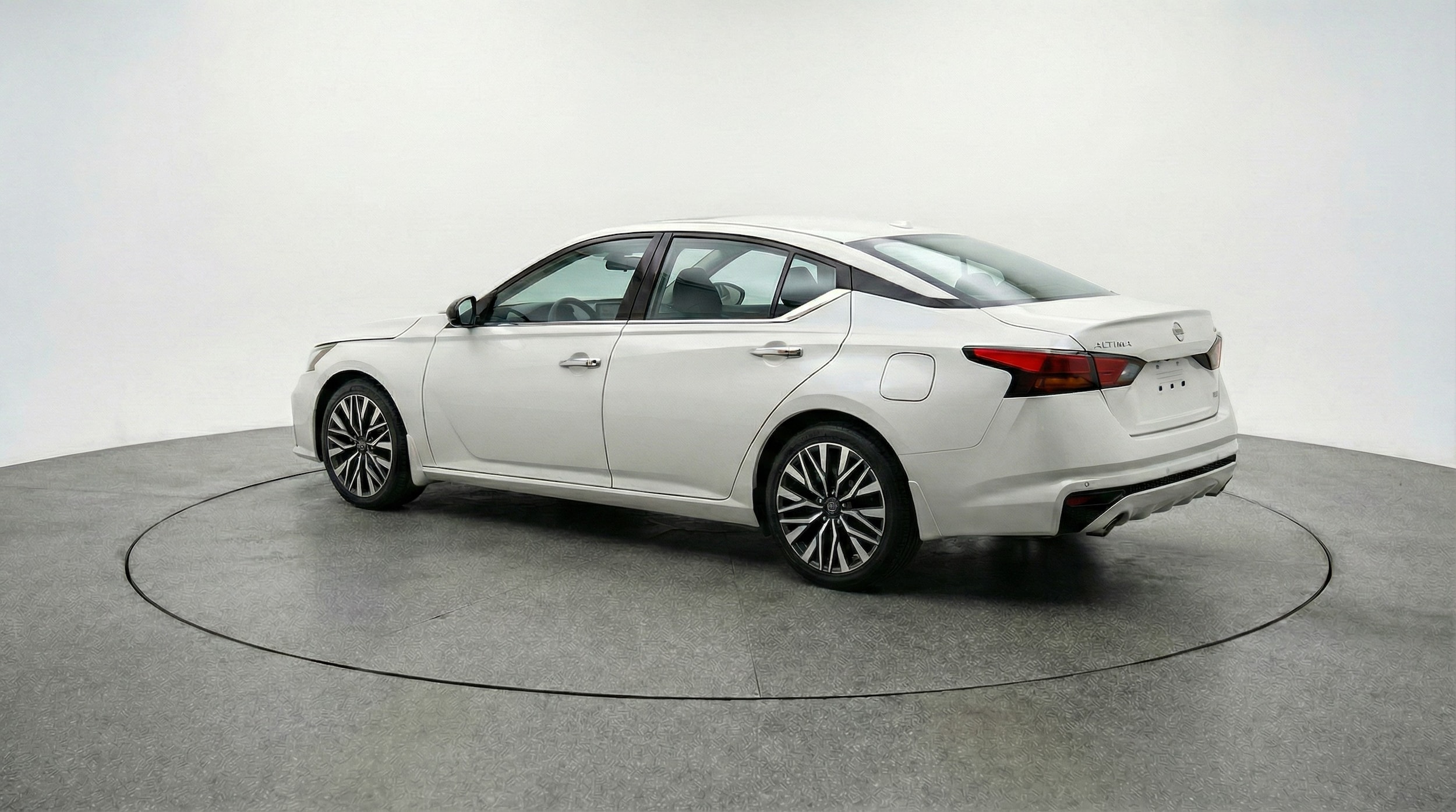 Thumbnail: 2025 Nissan Altima - 5