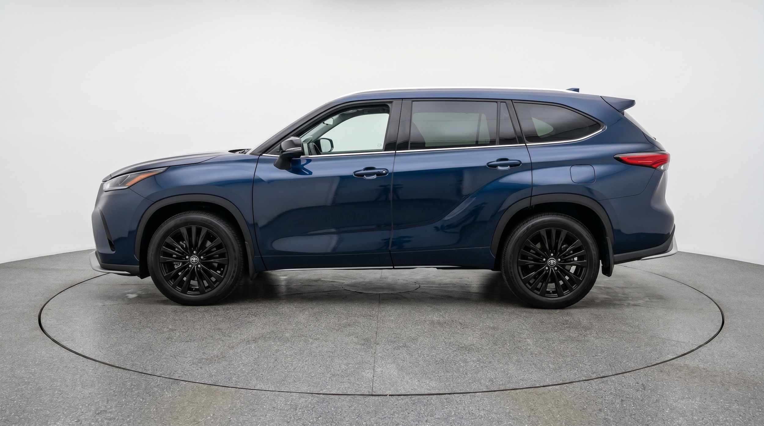 Thumbnail: 2025 Toyota Highlander - 4