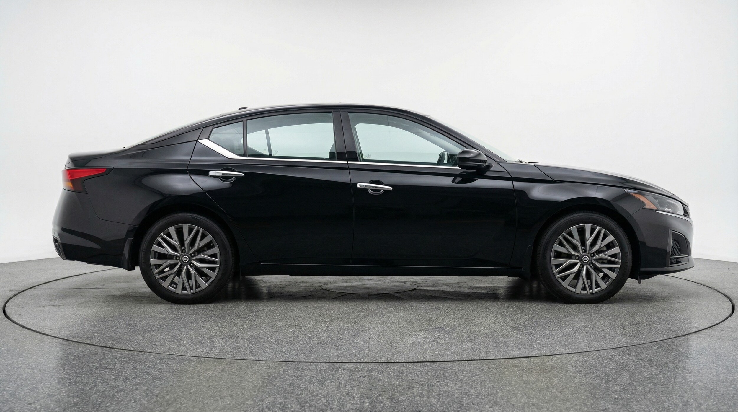 Thumbnail: 2025 Nissan Altima - 8