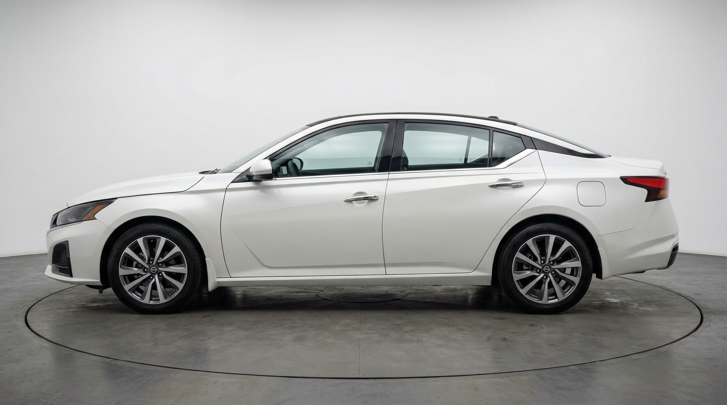 Thumbnail: 2025 Nissan Altima - 4