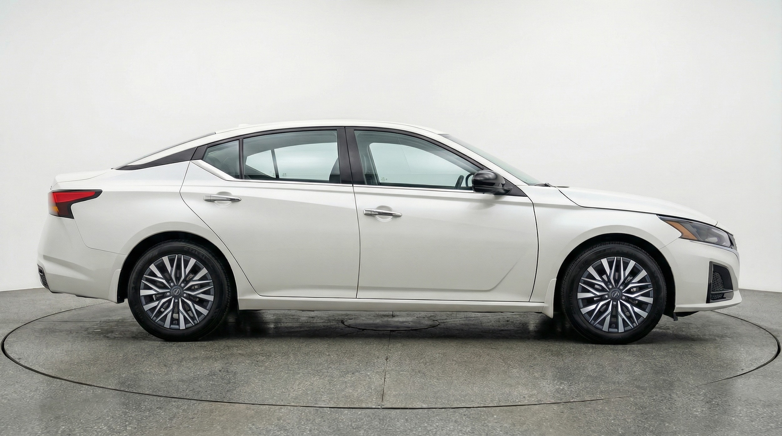 Thumbnail: 2025 Nissan Altima - 8