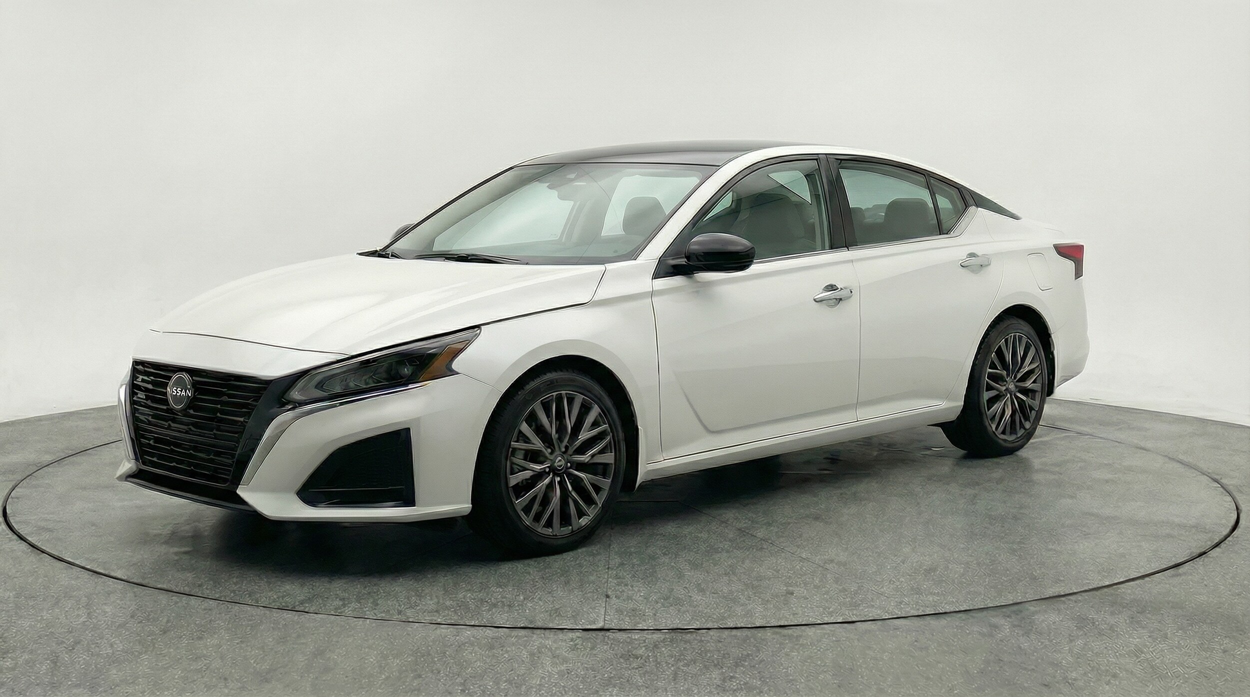 Thumbnail: 2025 Nissan Altima - 3