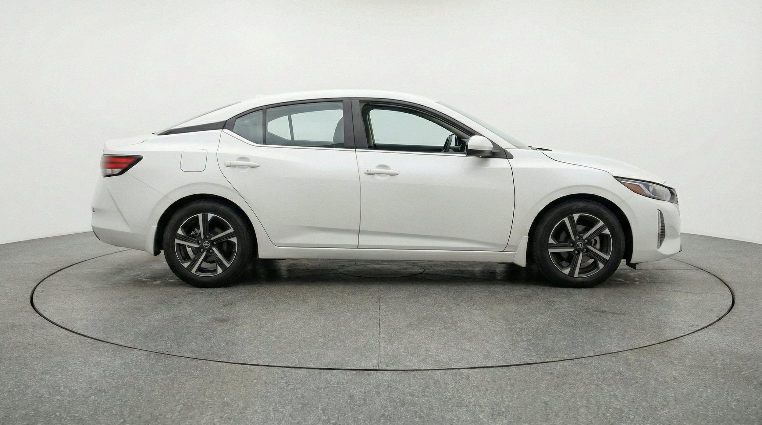 Thumbnail: 2025 Nissan Sentra - 11
