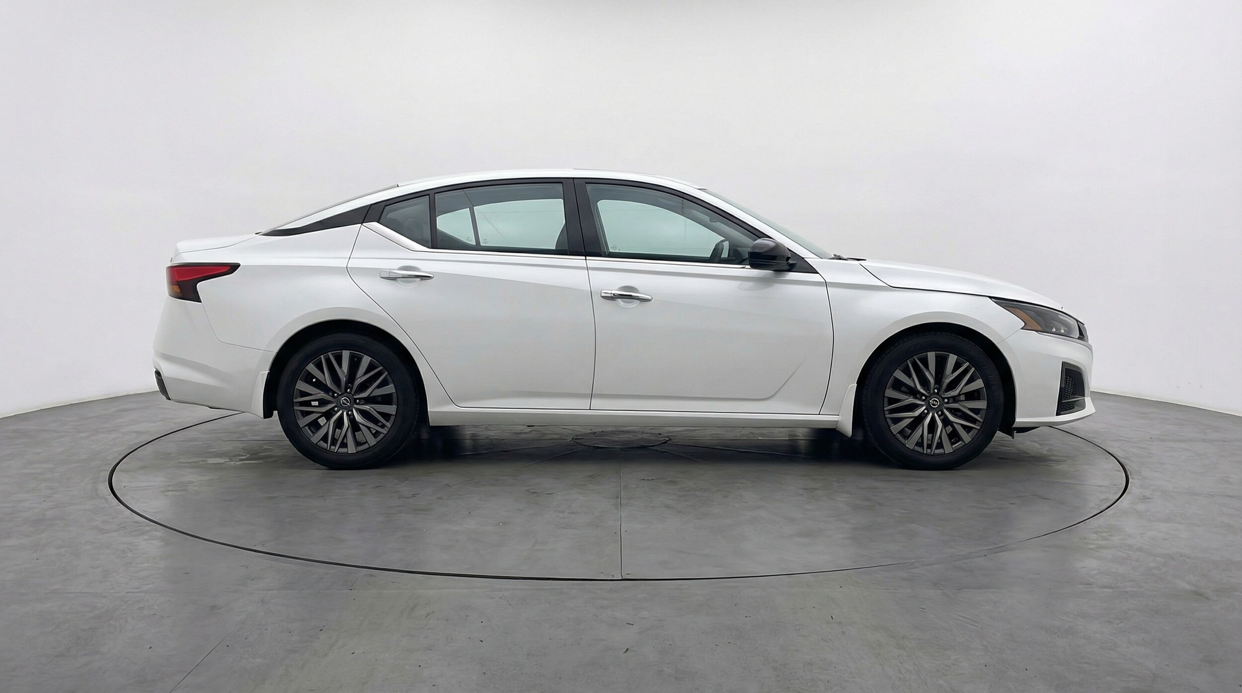 Thumbnail: 2025 Nissan Altima - 8