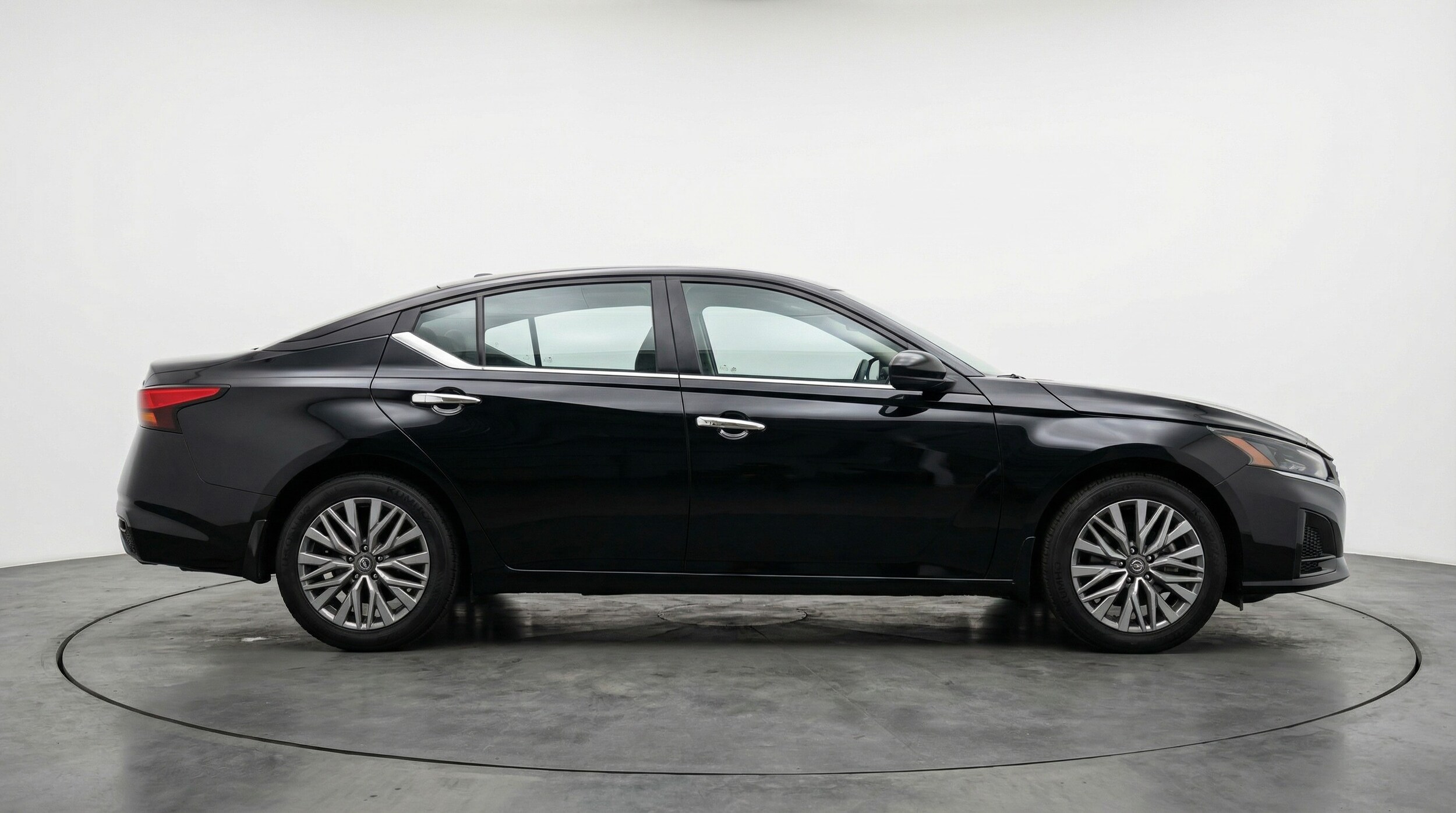 Thumbnail: 2025 Nissan Altima - 8