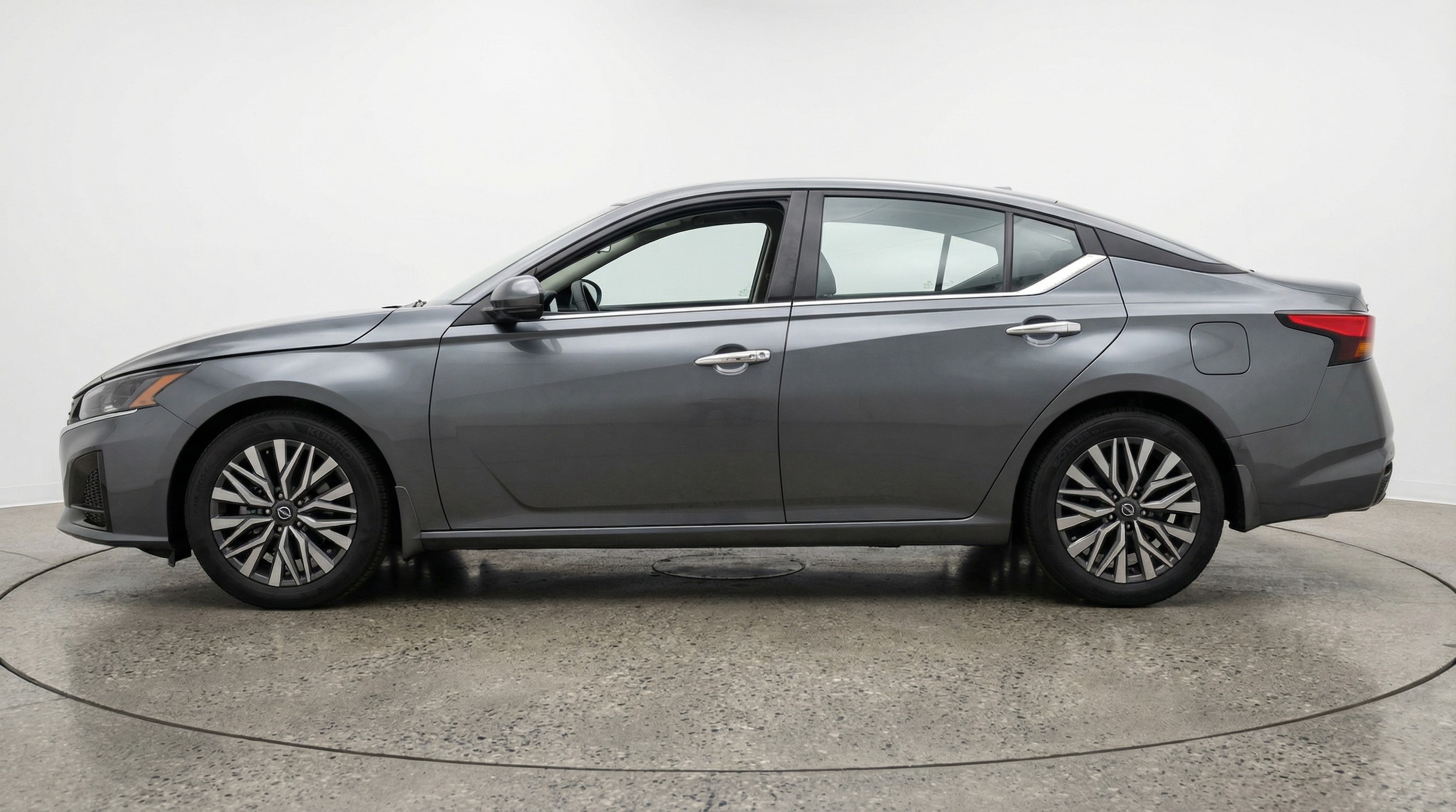 Thumbnail: 2025 Nissan Altima - 4