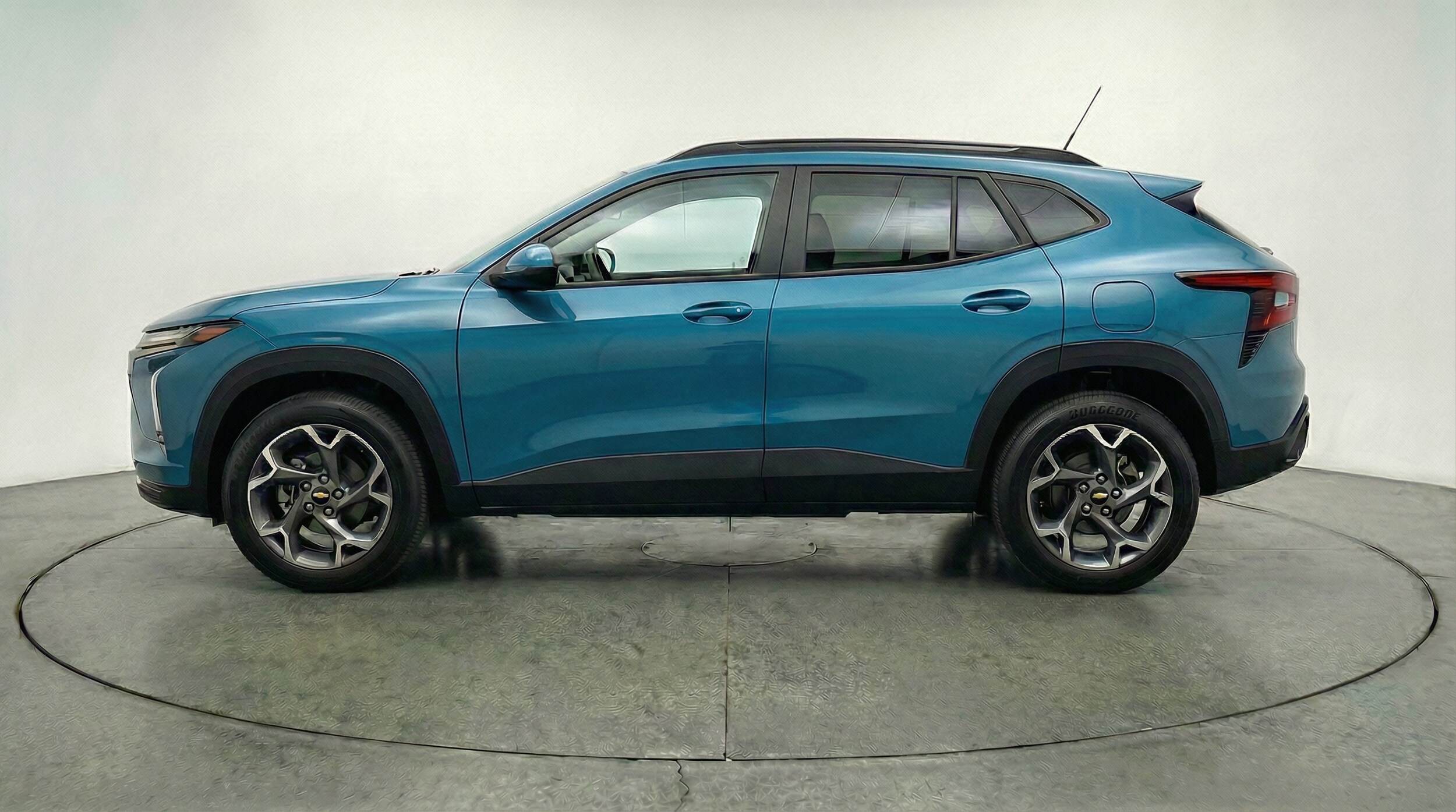 Thumbnail: 2025 Chevrolet Trax - 4