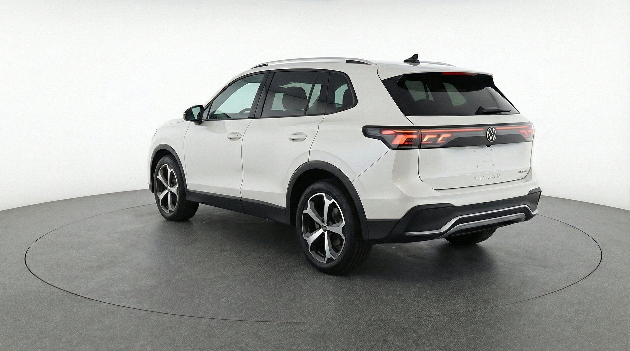 Thumbnail: 2026 Volkswagen Tiguan - 6