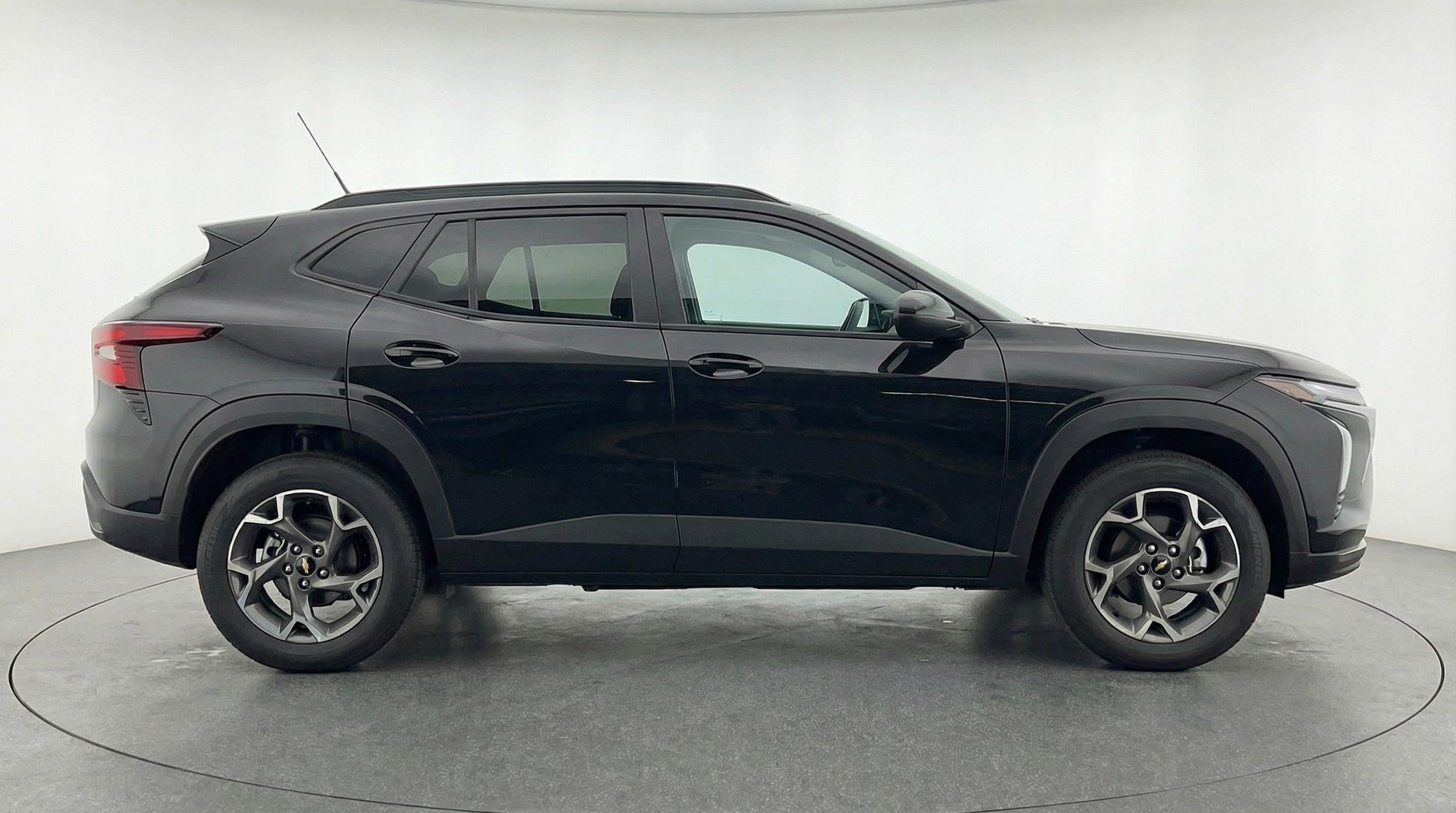 Thumbnail: 2025 Chevrolet Trax - 8