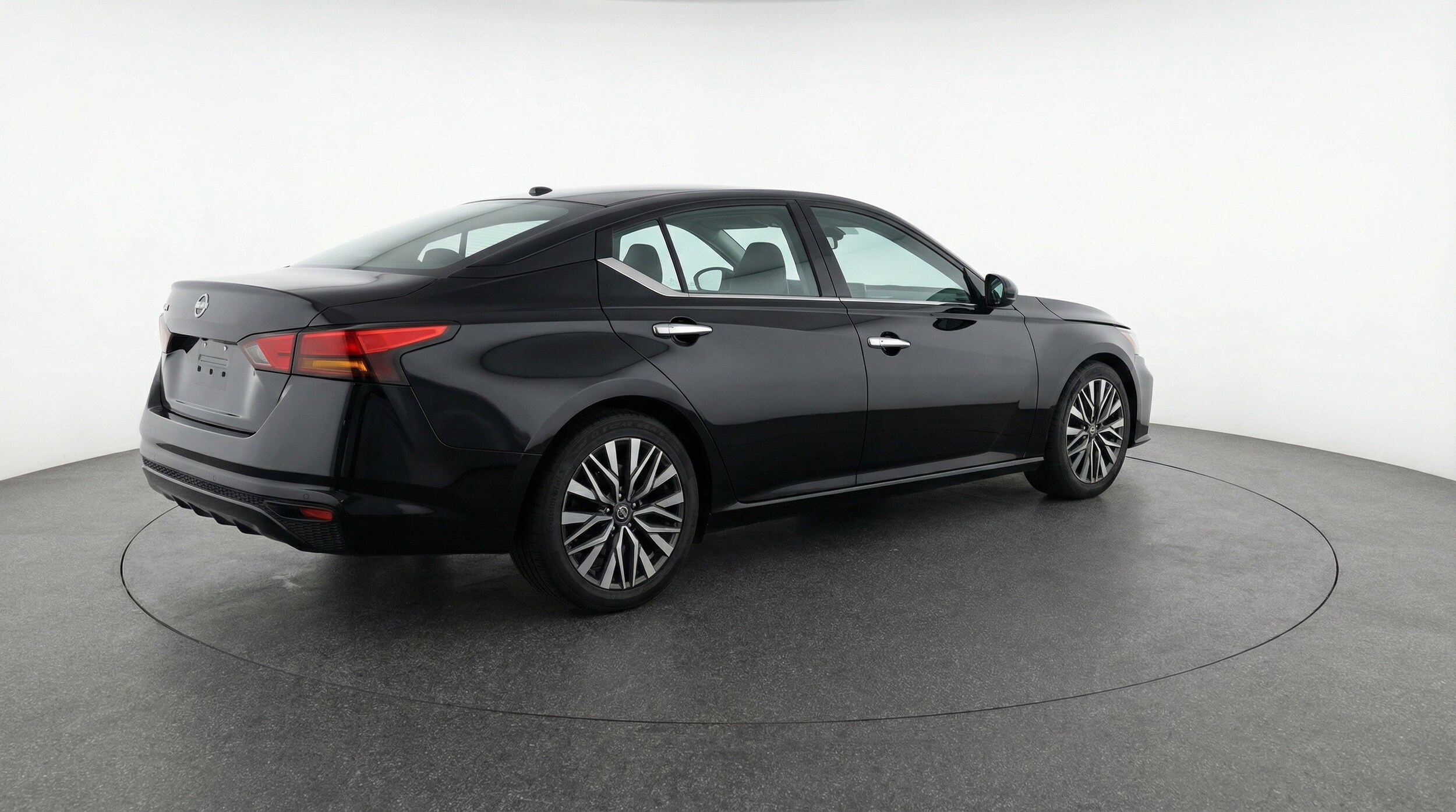 Thumbnail: 2025 Nissan Altima - 9