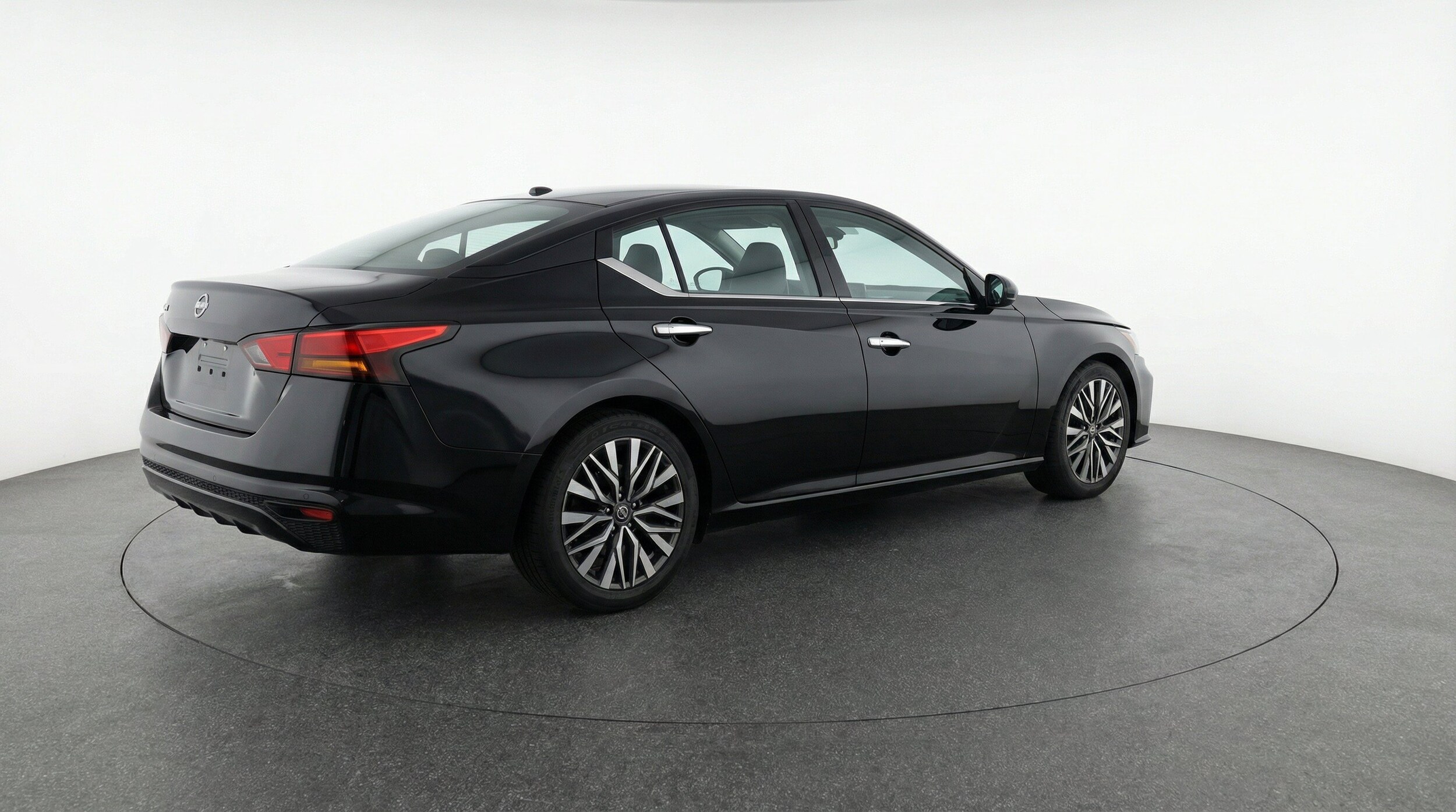 Thumbnail: 2025 Nissan Altima - 9