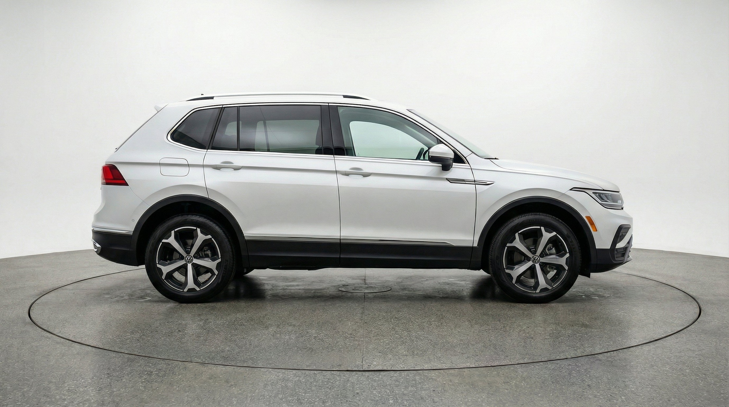 Thumbnail: 2026 Volkswagen Tiguan - 11