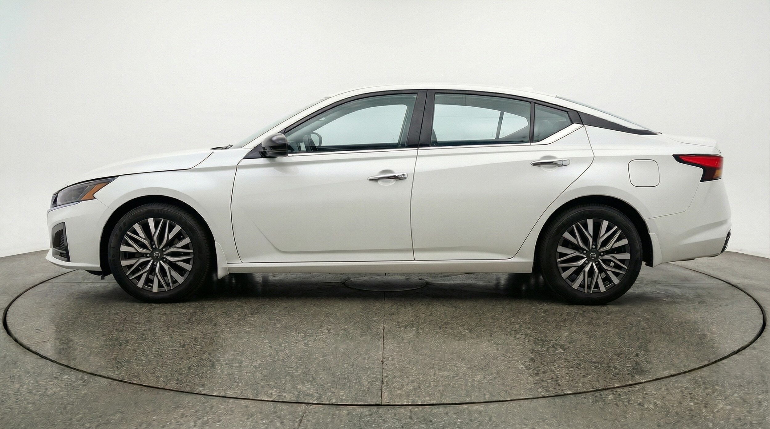 Thumbnail: 2025 Nissan Altima - 4