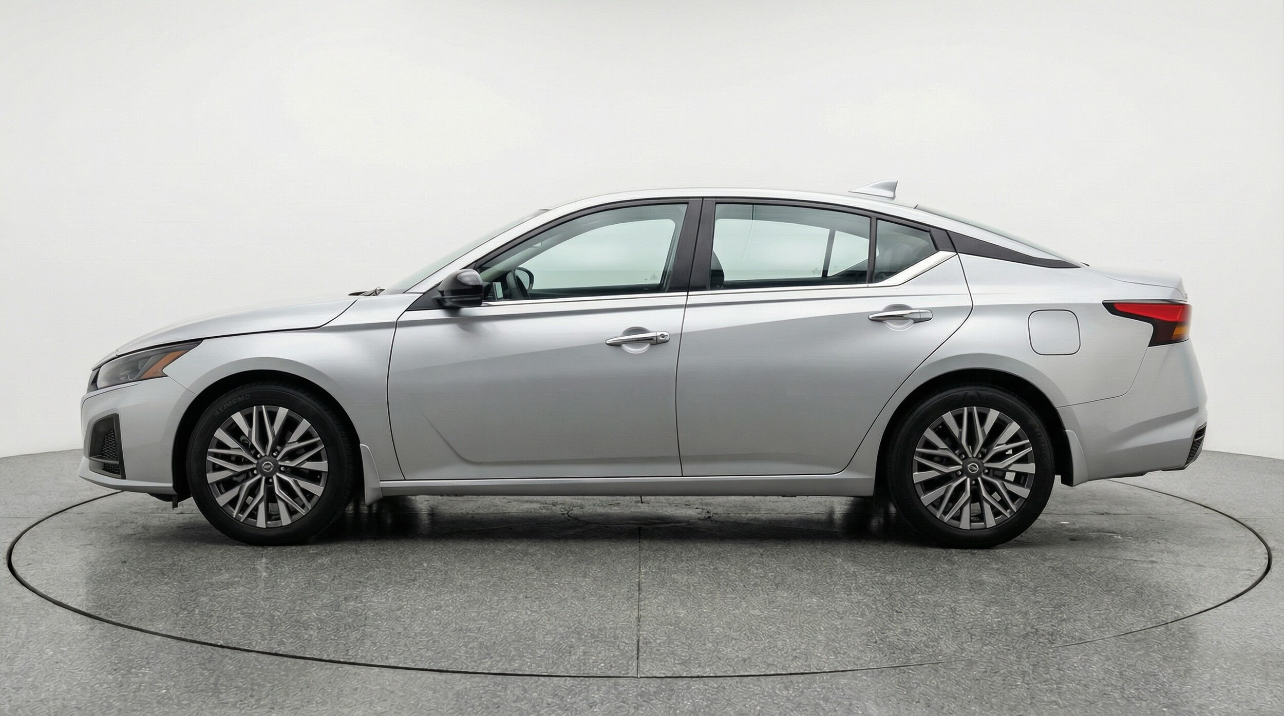 Thumbnail: 2025 Nissan Altima - 4