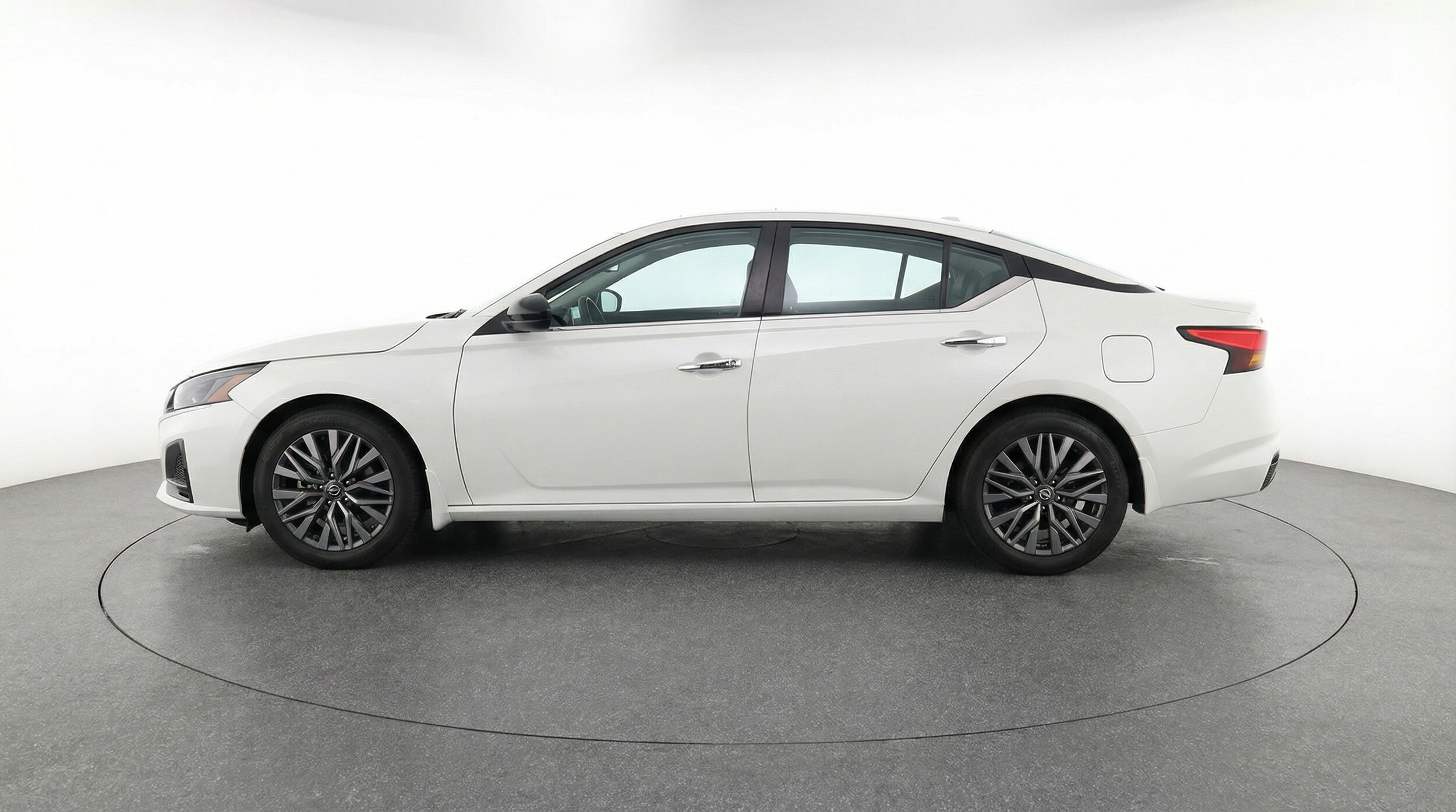 Thumbnail: 2025 Nissan Altima - 4