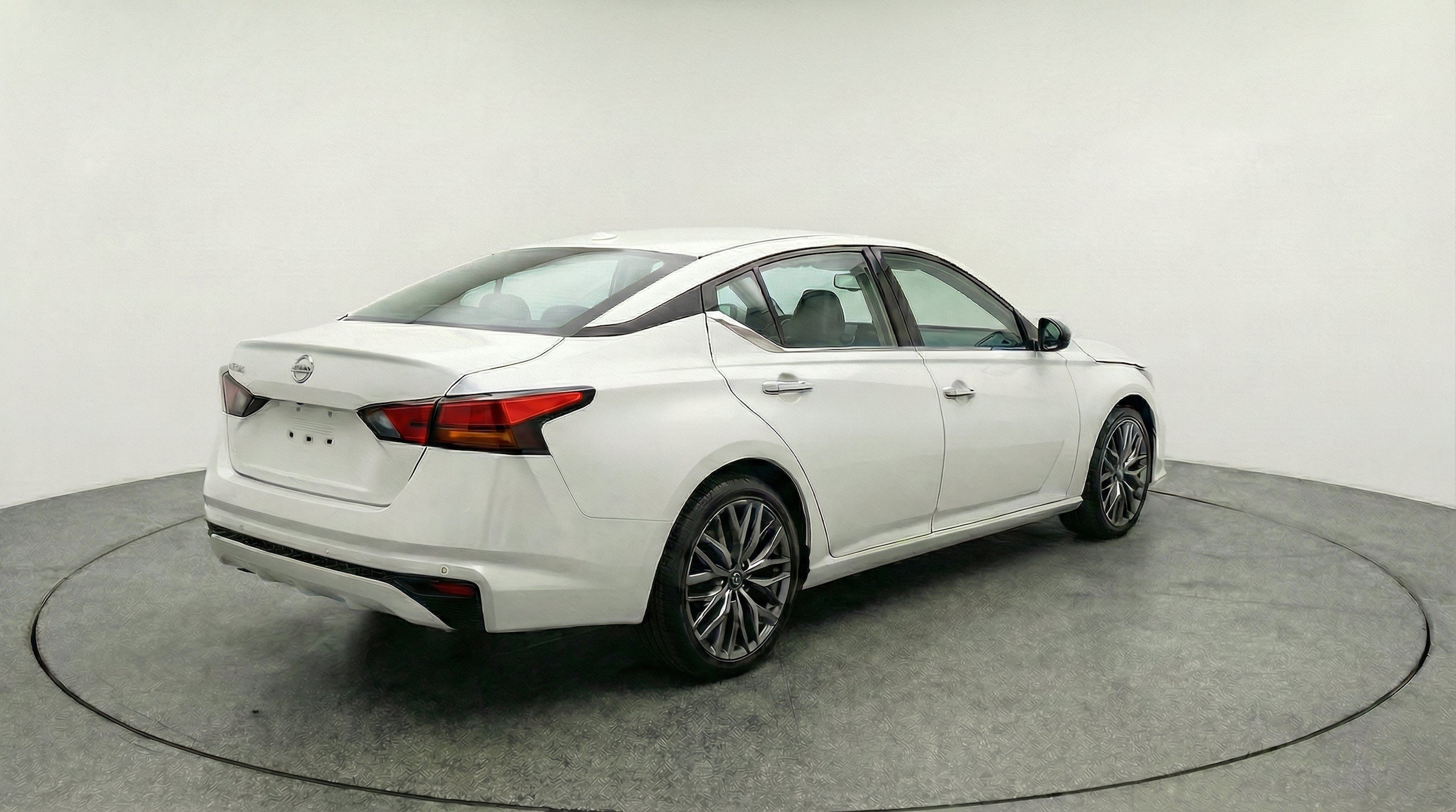 Thumbnail: 2025 Nissan Altima - 9