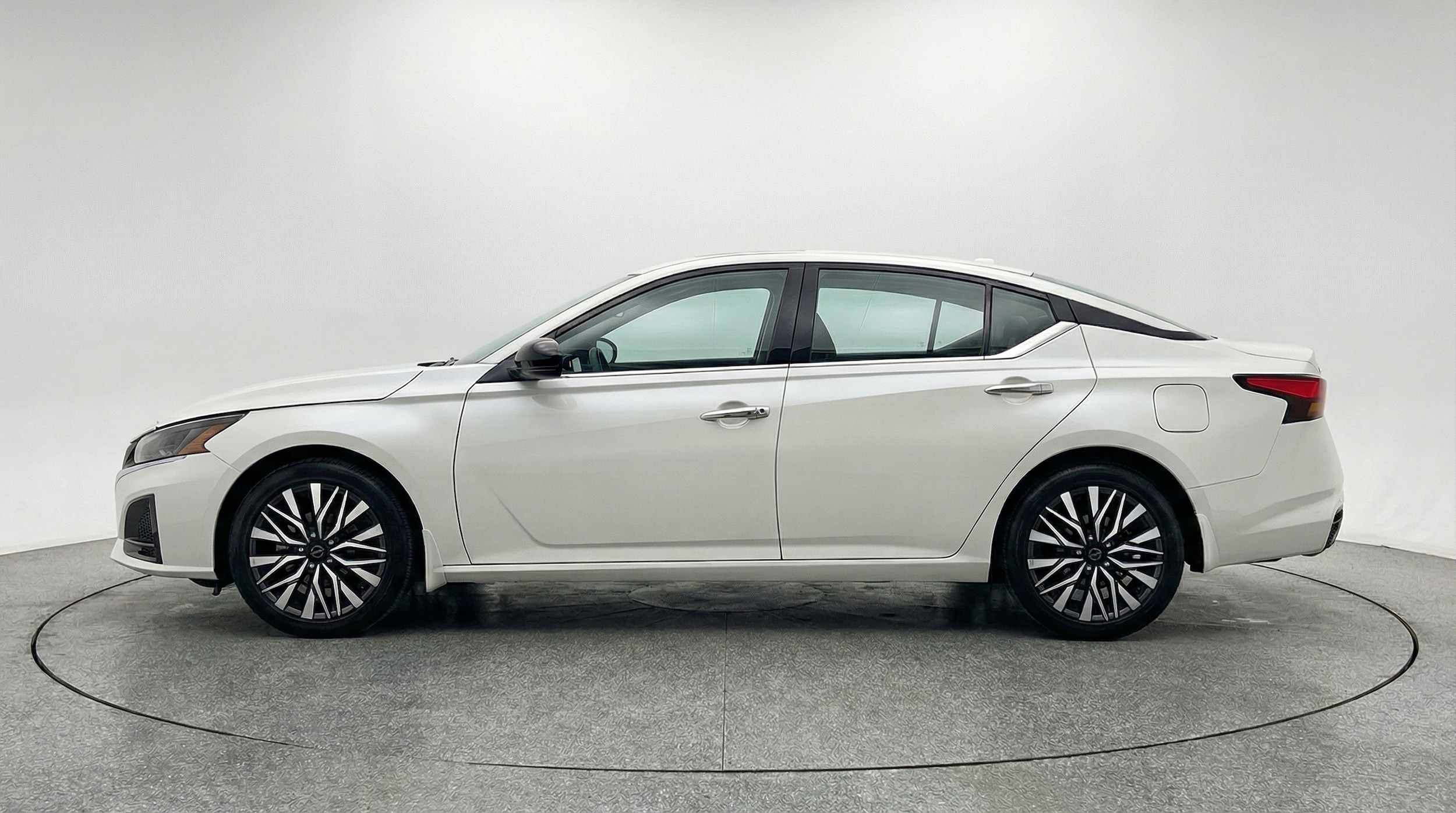 Thumbnail: 2025 Nissan Altima - 4