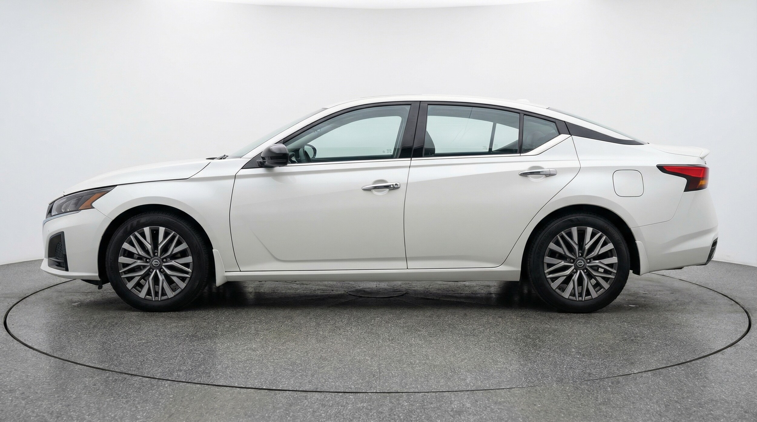 Thumbnail: 2025 Nissan Altima - 4