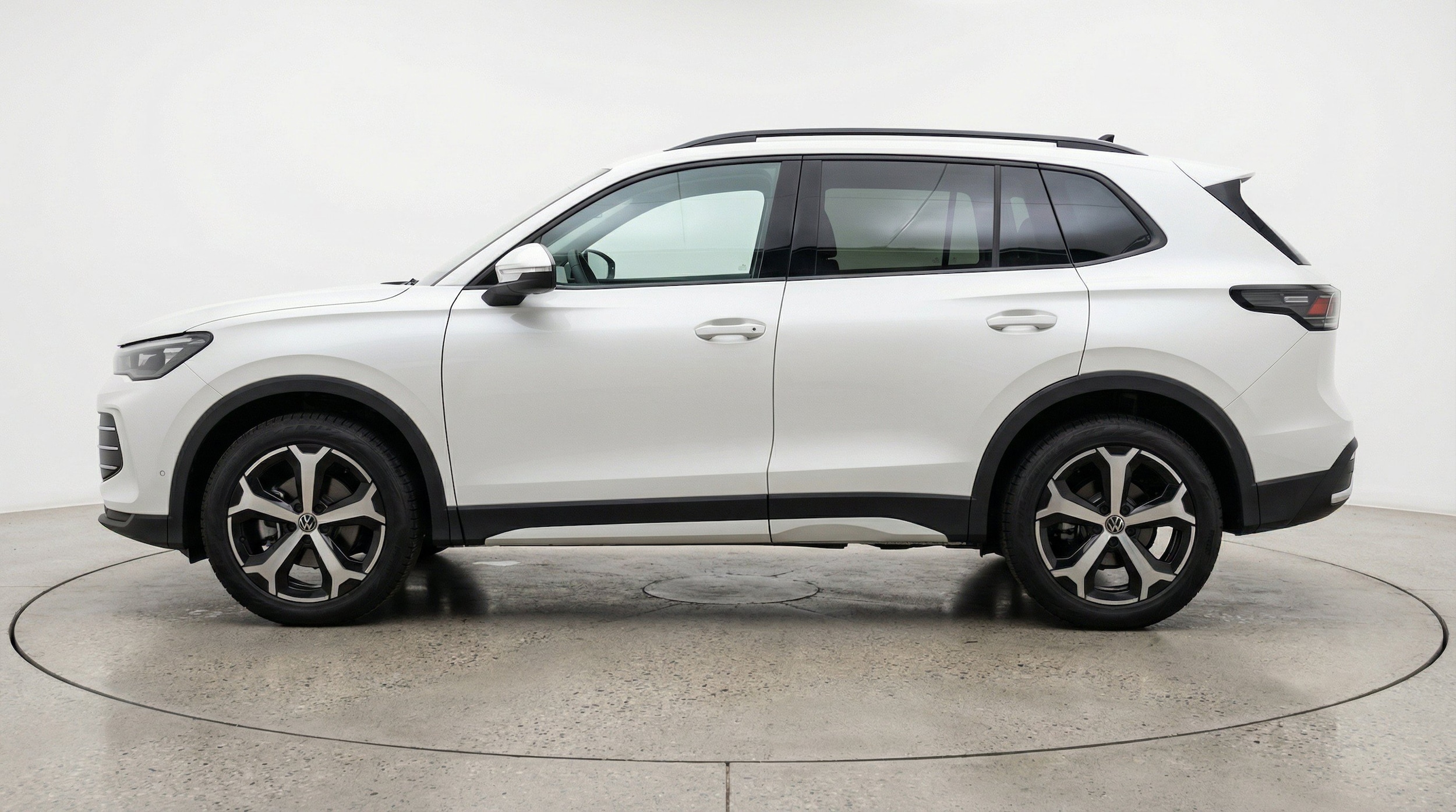 Thumbnail: 2026 Volkswagen Tiguan - 5