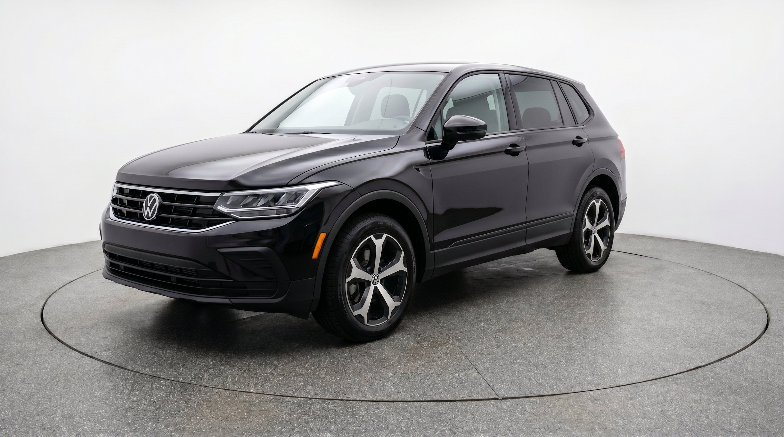 Thumbnail: 2026 Volkswagen Tiguan - 3
