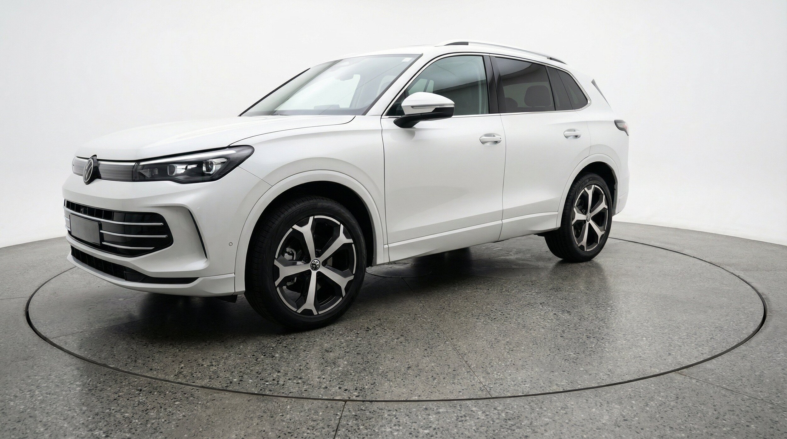 Thumbnail: 2026 Volkswagen Tiguan - 3