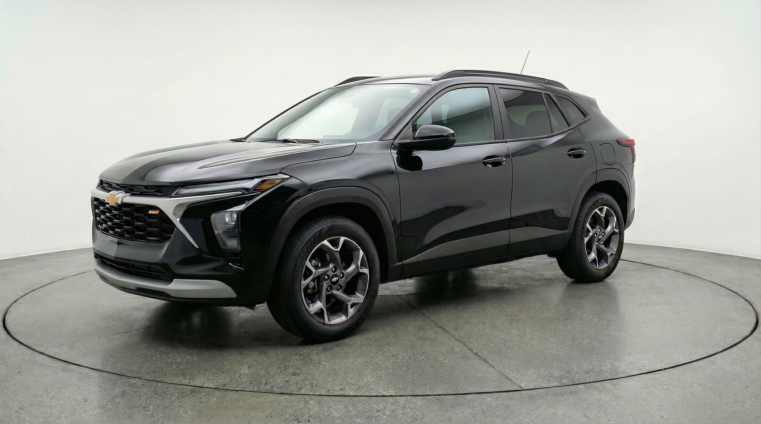 Thumbnail: 2025 Chevrolet Trax - 3