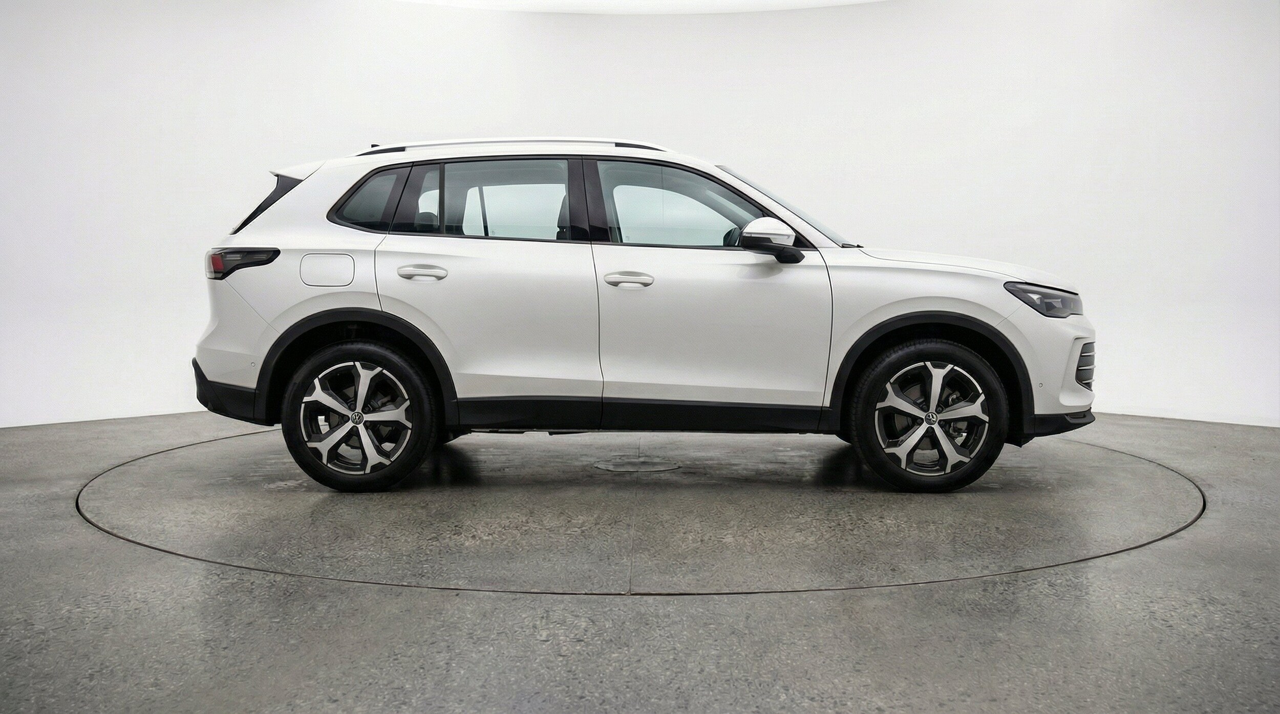 Thumbnail: 2026 Volkswagen Tiguan - 11