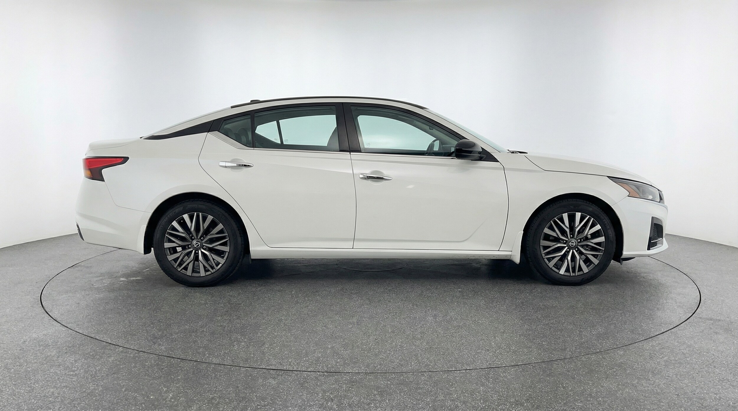 Thumbnail: 2025 Nissan Altima - 8