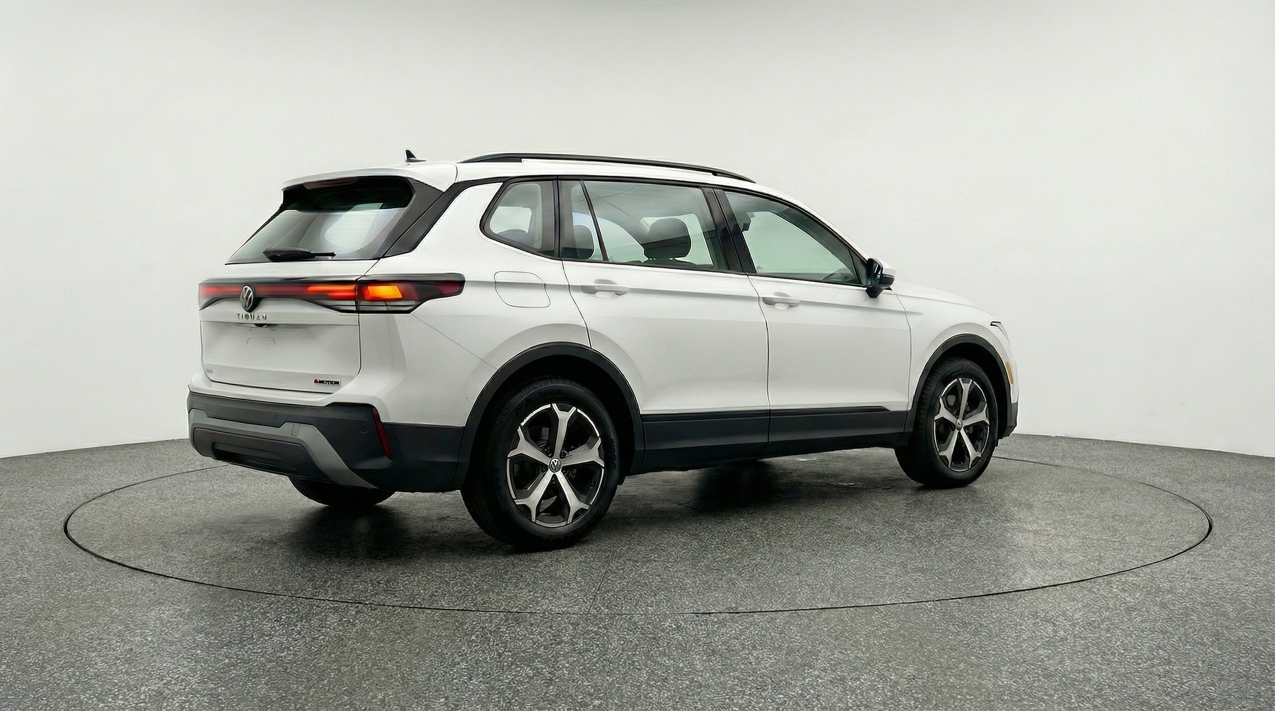 Thumbnail: 2026 Volkswagen Tiguan - 9