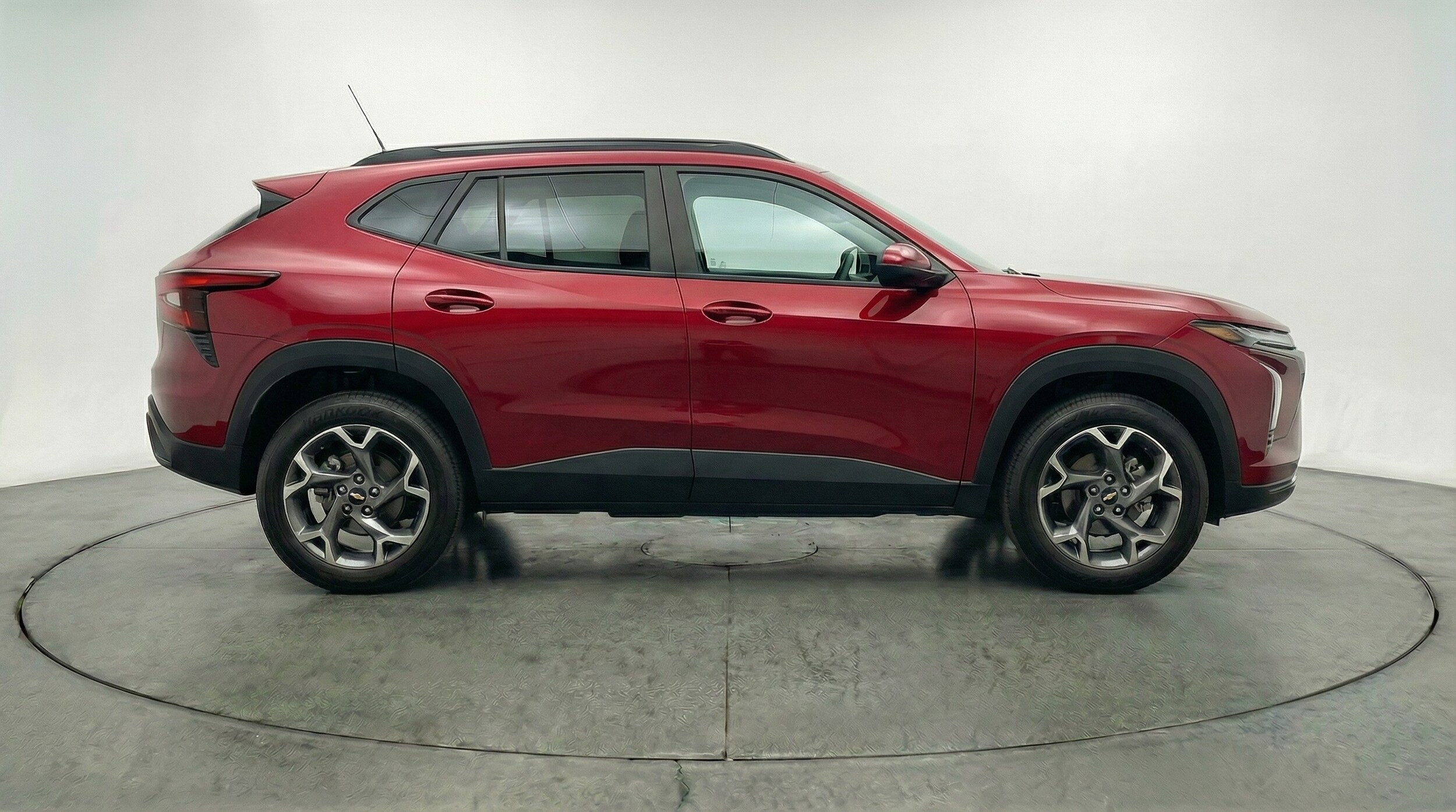Thumbnail: 2025 Chevrolet Trax - 8