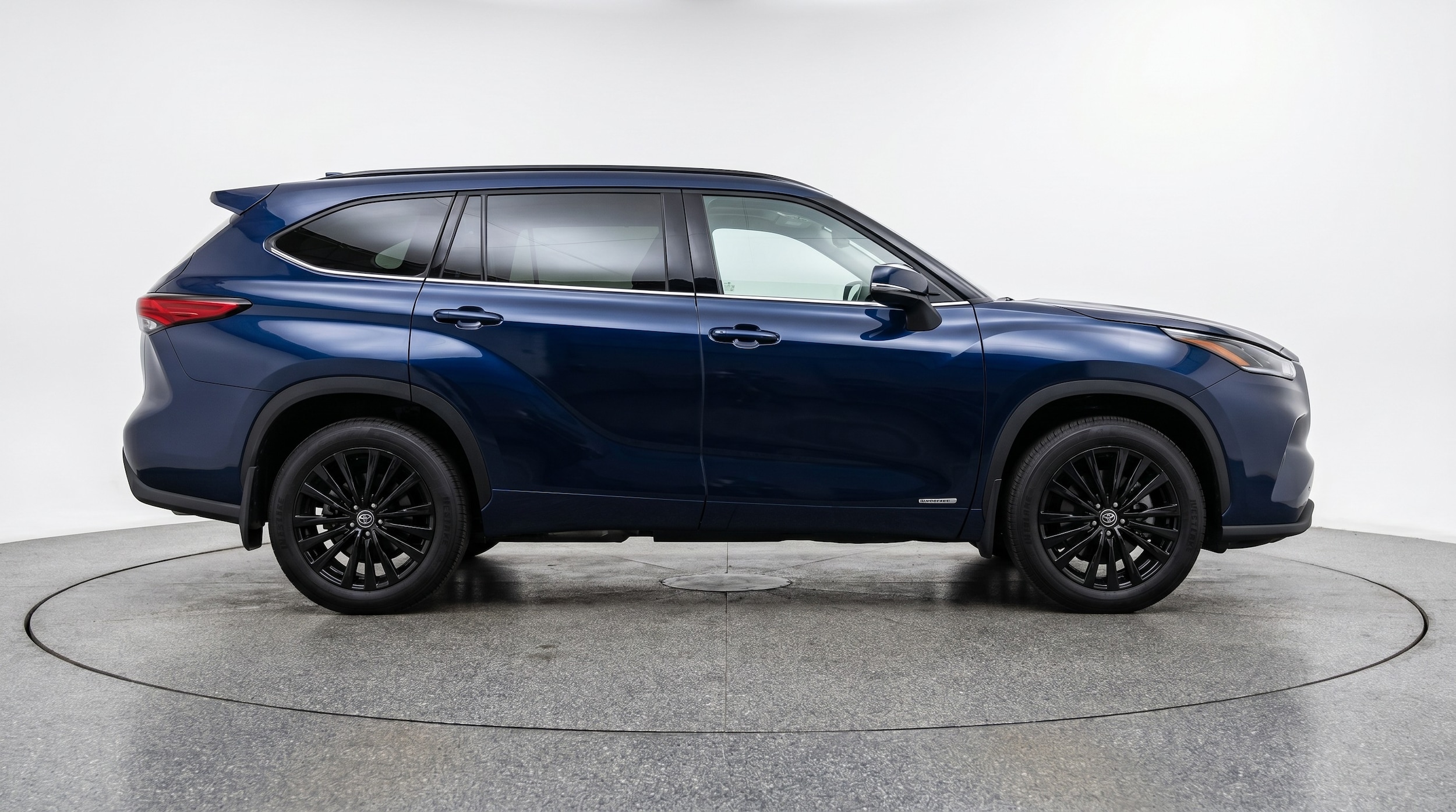 Thumbnail: 2025 Toyota Highlander - 8