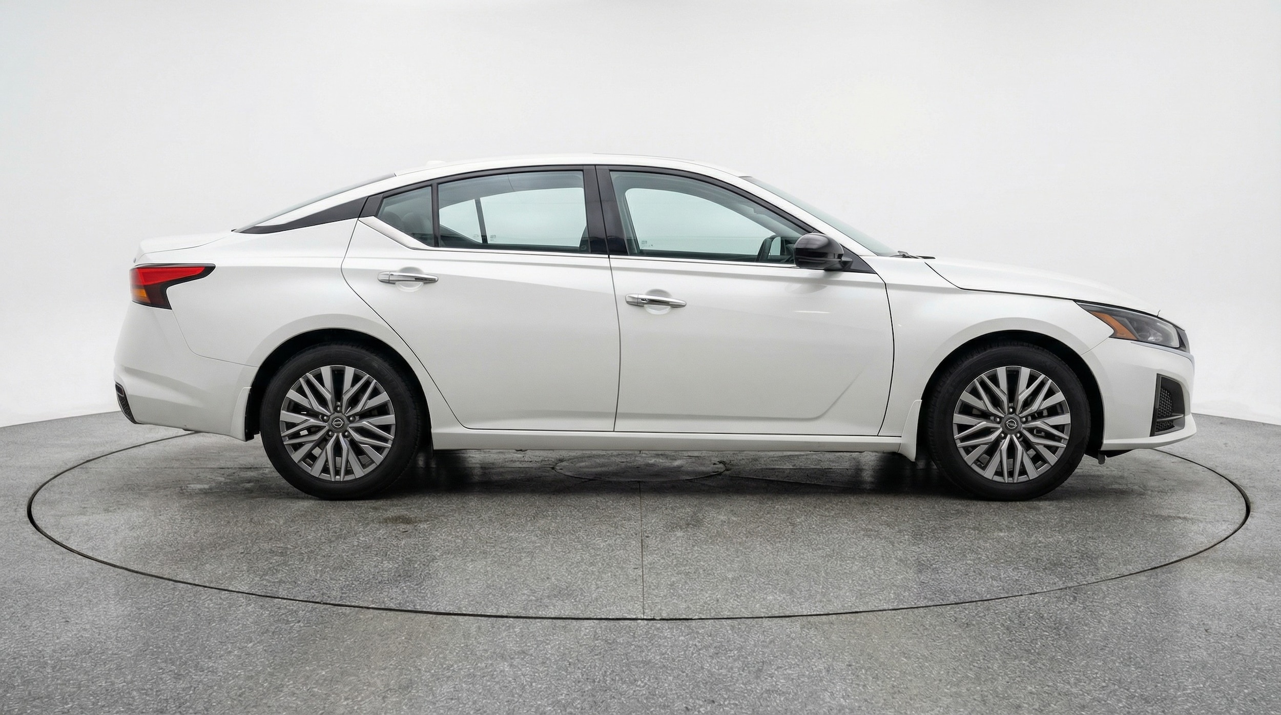 Thumbnail: 2025 Nissan Altima - 8