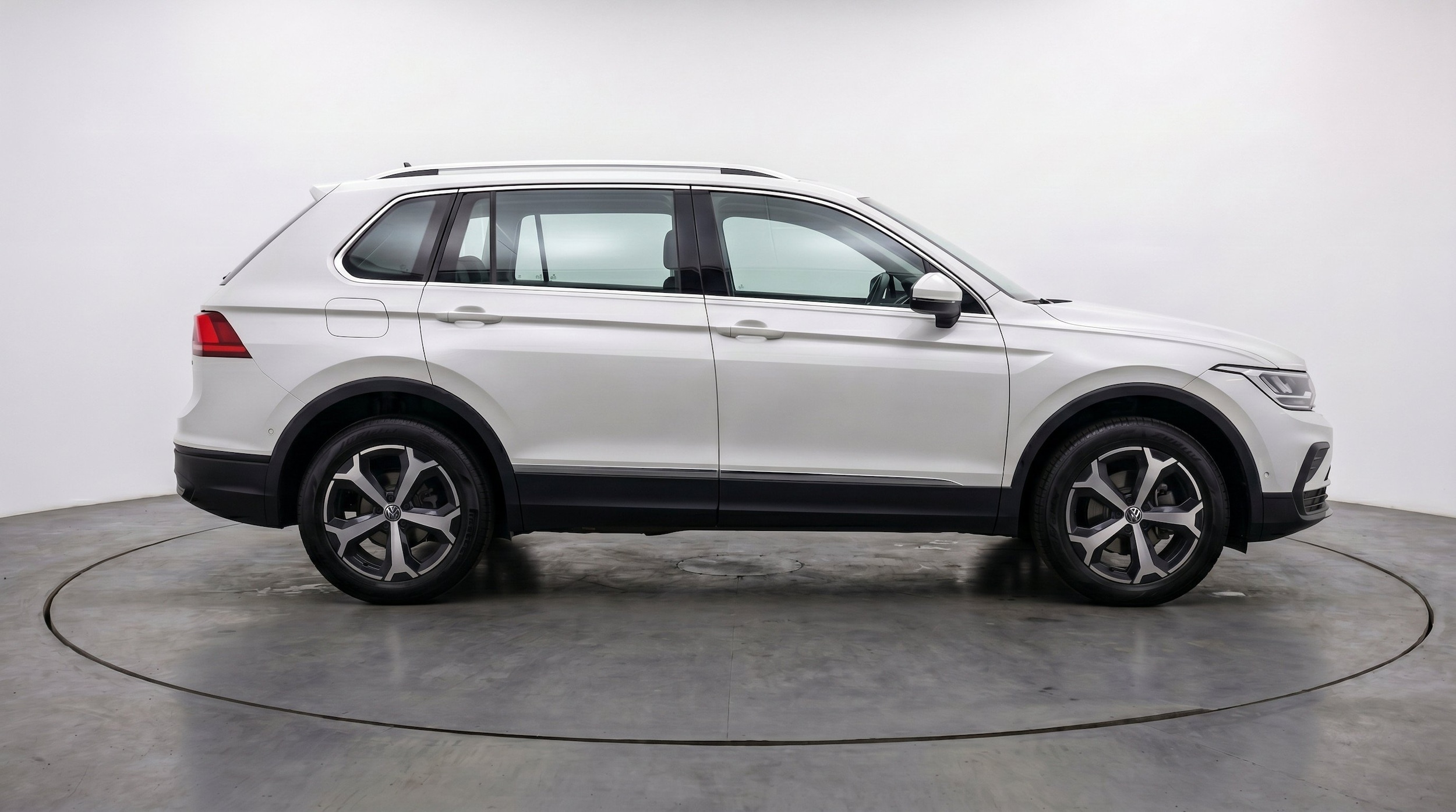 Thumbnail: 2026 Volkswagen Tiguan - 11