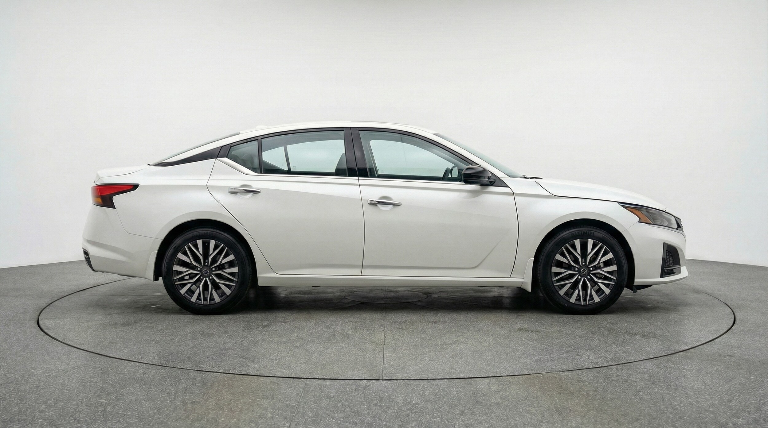 Thumbnail: 2025 Nissan Altima - 8