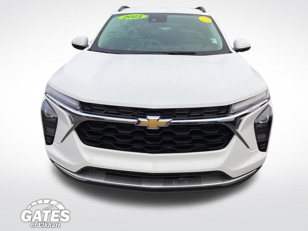 Used 2025 Chevrolet Trax LT SUV