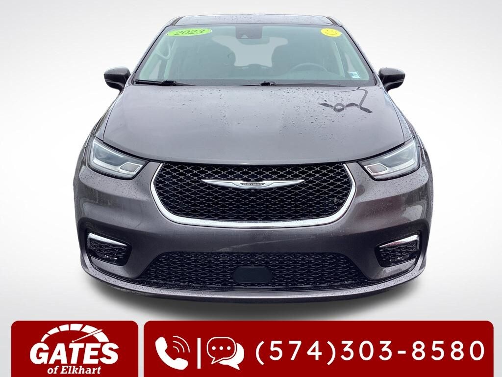 Used 2023 Chrysler Pacifica Touring L Minivan/Van