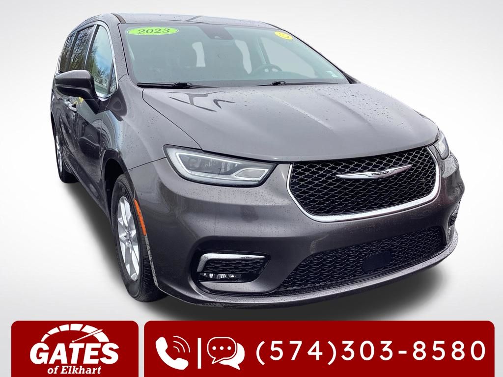 2023 Chrysler Pacifica Touring L's photo