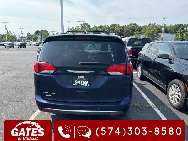 2018 Chrysler Pacifica Touring L photo 3