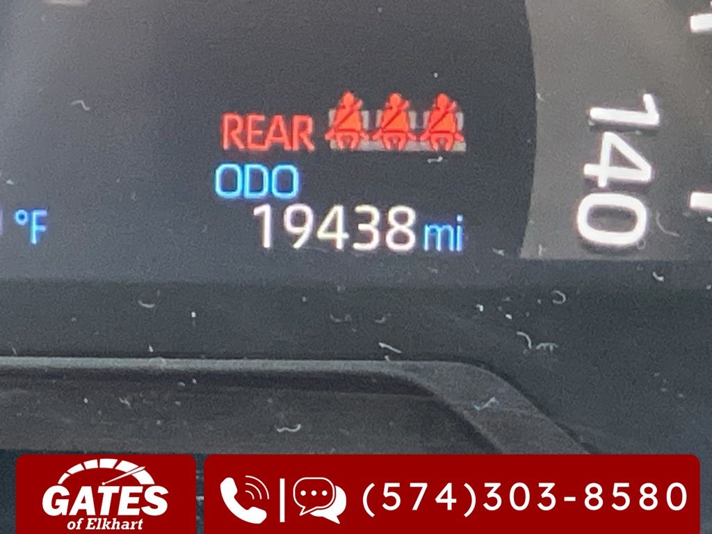 2025 Toyota RAV4 Hybrid XLE photo 4