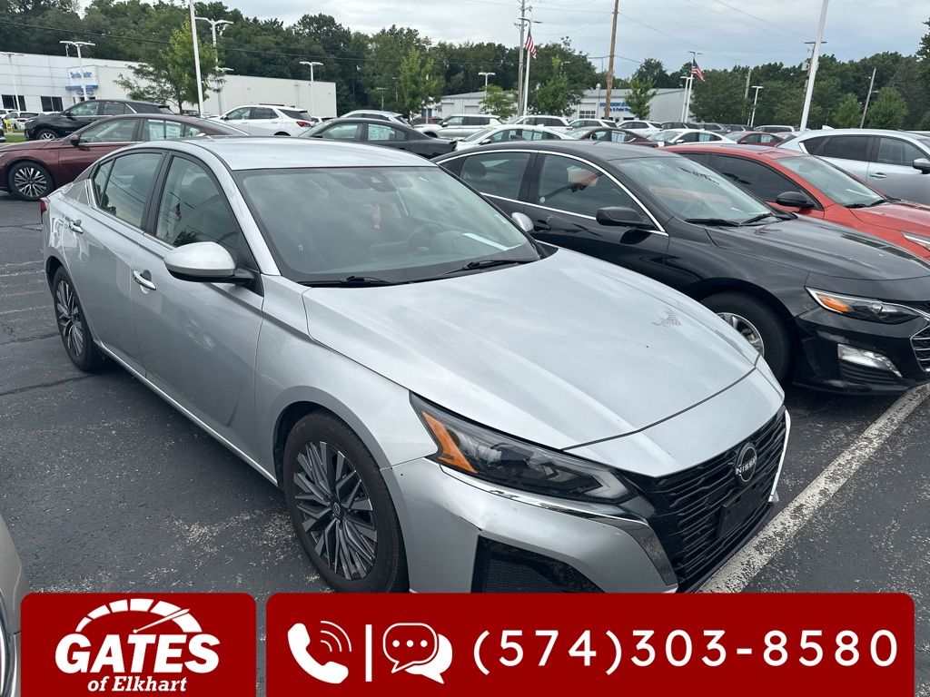 2023 Nissan Altima 2.5 SV photo 2