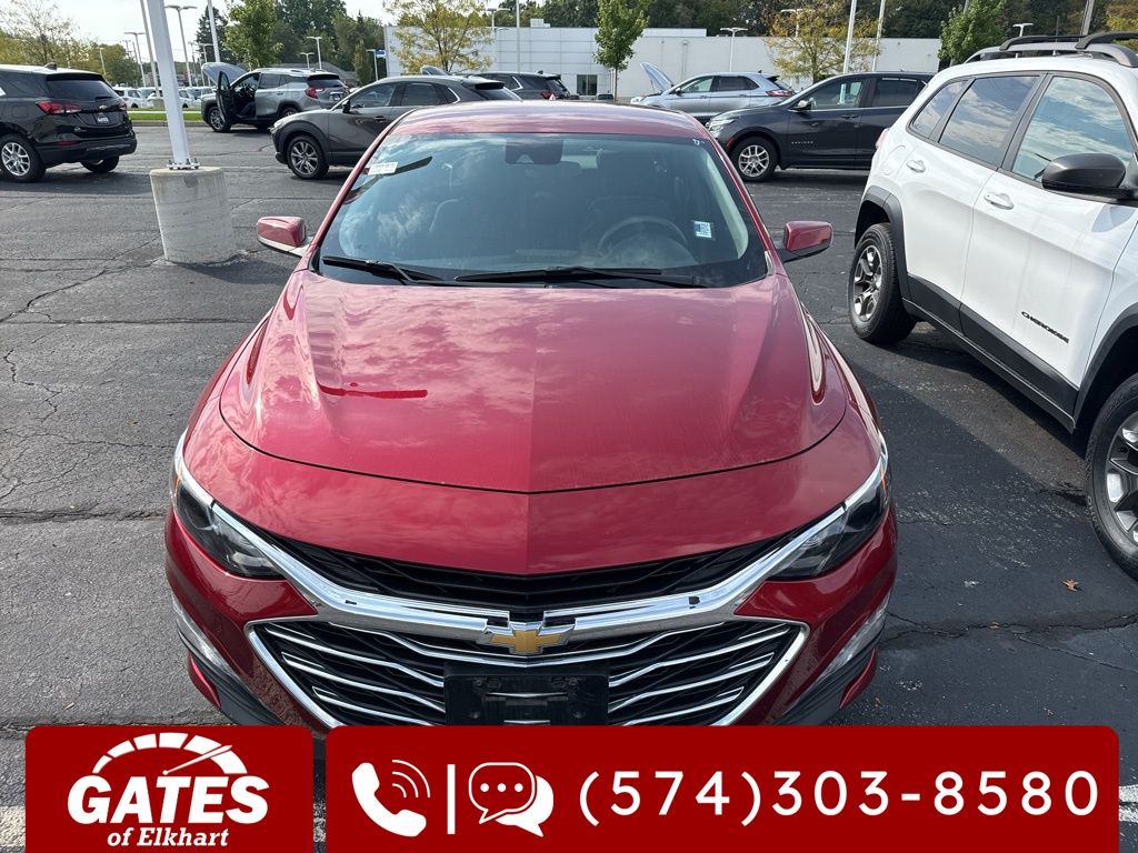 2024 Chevrolet Malibu 1LT photo 2