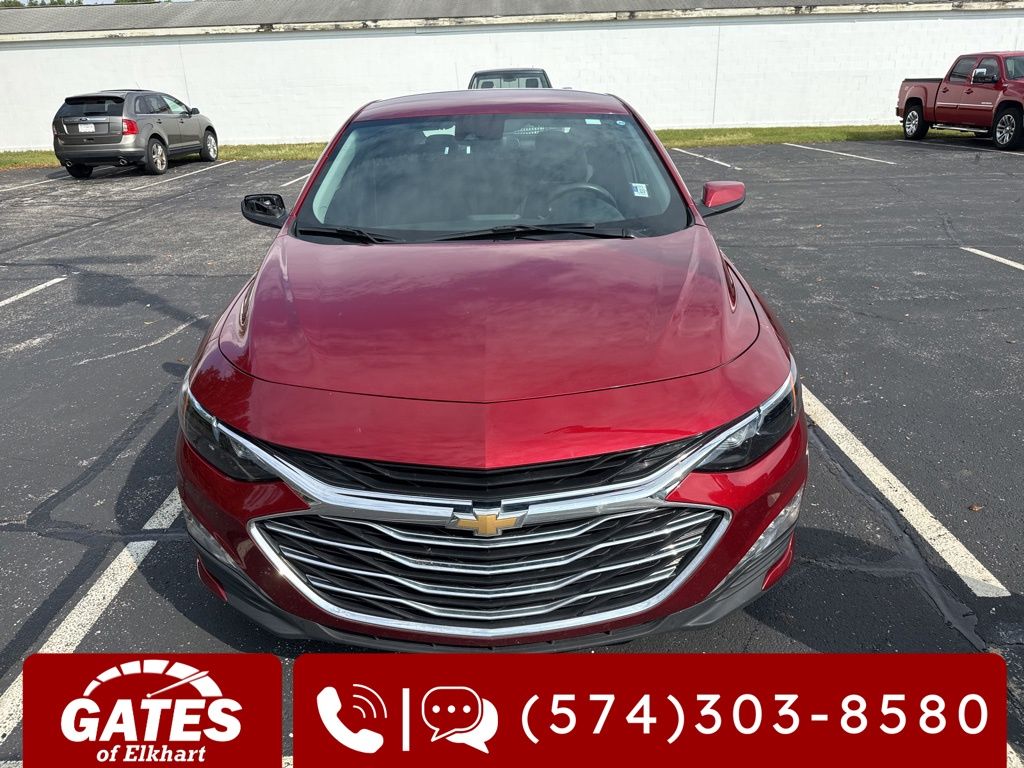 2024 Chevrolet Malibu 1LT photo 2