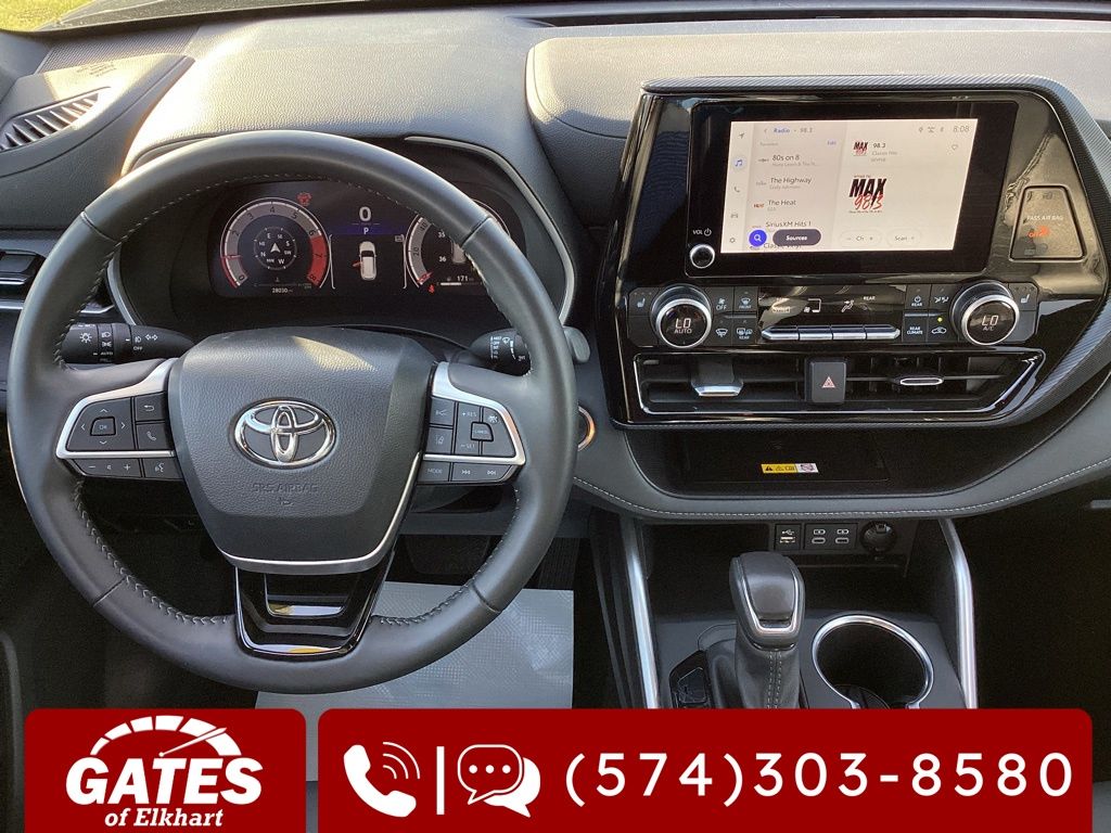 2025 Toyota Highlander XSE - Photo 17