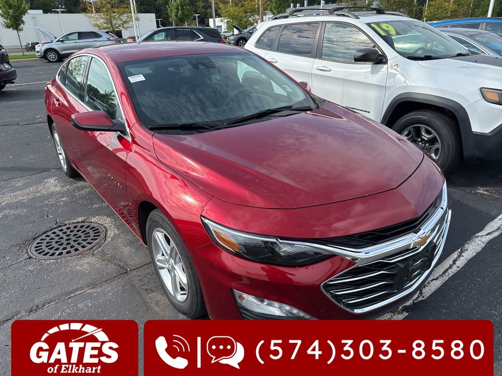 2024 Chevrolet Malibu 1LT photo 3