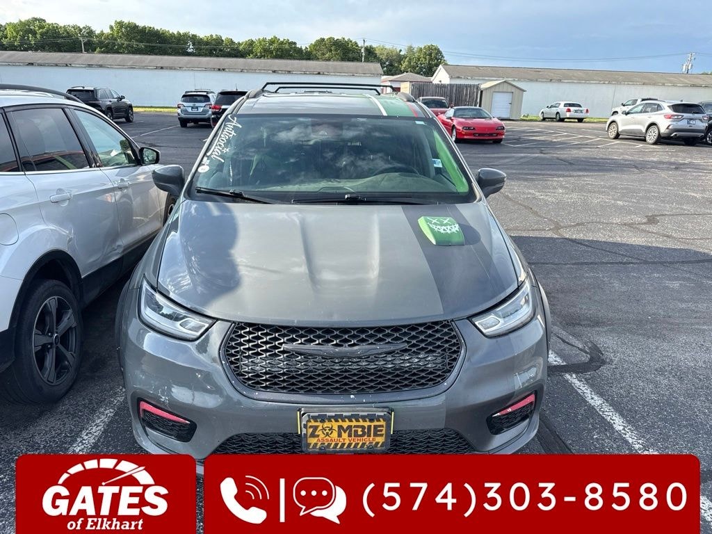 Used 2022 Chrysler Pacifica Touring L Minivan/Van